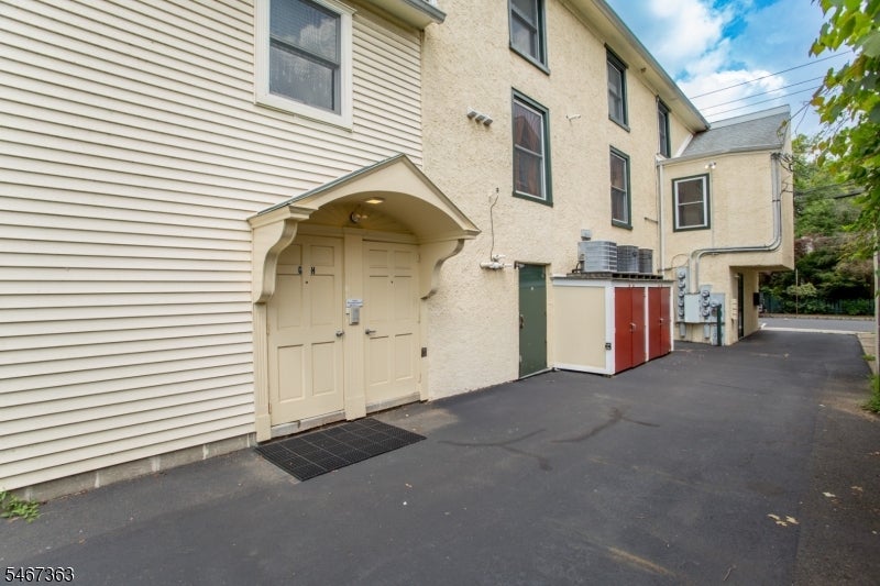 63 Coryell St