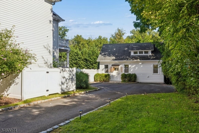 32 Oak Bend Rd