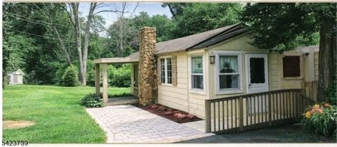 32 Cedar Ter Jefferson Twp. NJ 07885