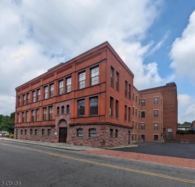 19 Market 405