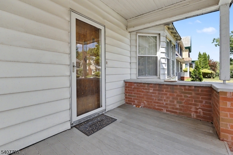 165 College Pl