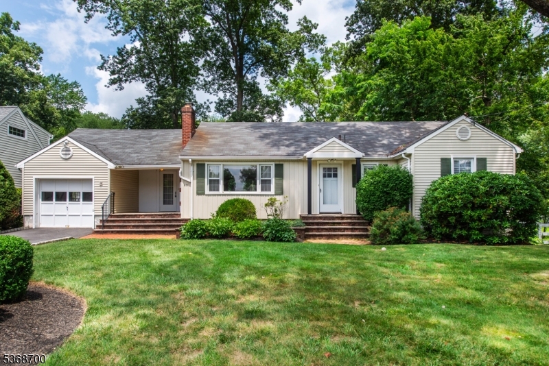 60 Riverside Dr