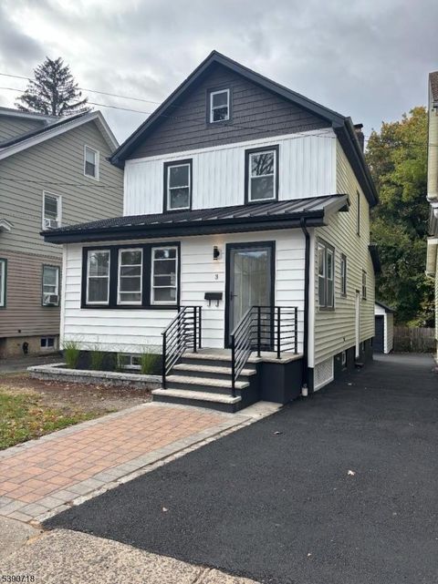 Photo of 3 Winfield St, West Orange, NJ 07052 (MLS # 3993528)