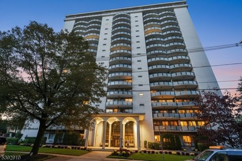 Photo of 125 Prospect Ave #3-J, Hackensack, NJ 07601 (MLS # 3993936)