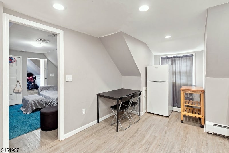 39 La France Ave