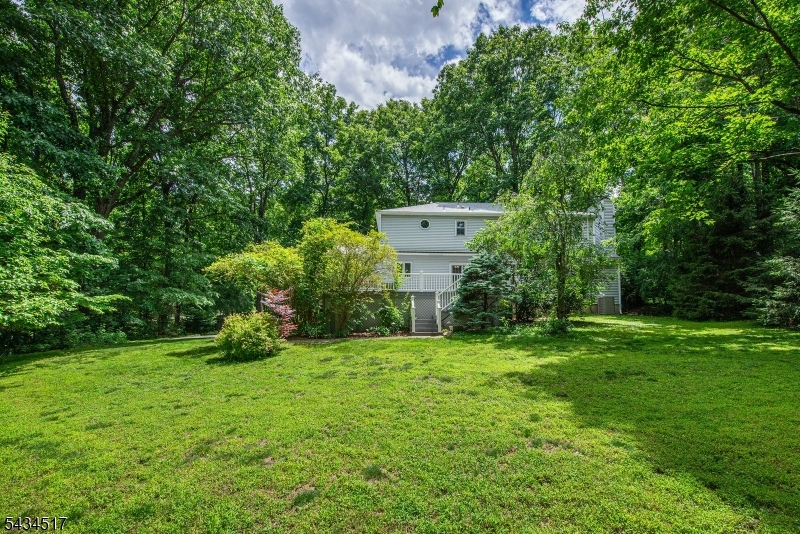 4 Redwood Way