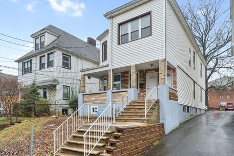 18 Lowden St 2nd Floor Elizabeth City NJ 07208