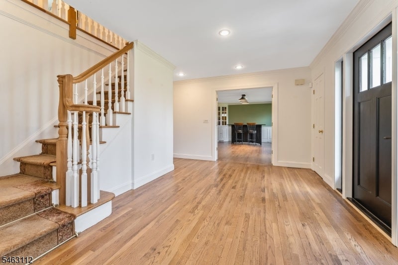64 Lindbergh Rd