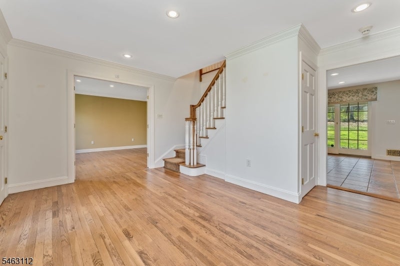 64 Lindbergh Rd