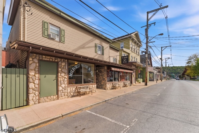 58 Bridge St