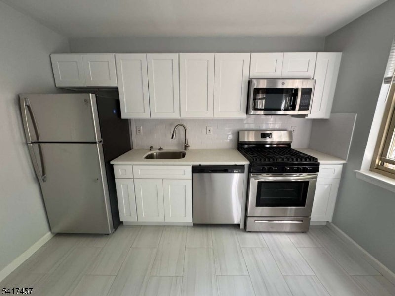 48 SOUTHGATE RD
