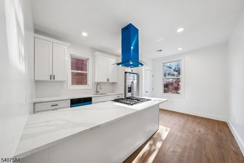 275 Claremont Ave Jersey City NJ 07305