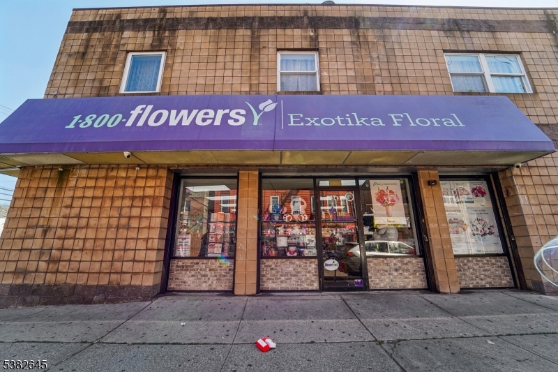 343 Monroe St