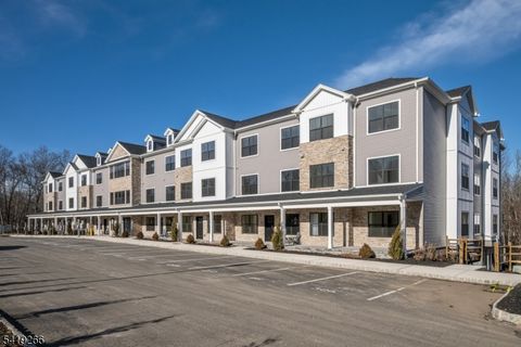 20 Encampment Ct203 Montville Twp. NJ 07082