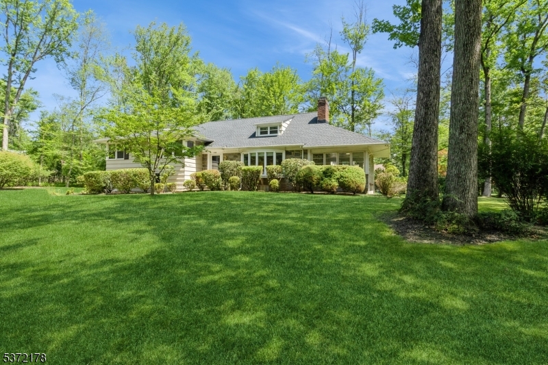 1988 Dogwood Dr