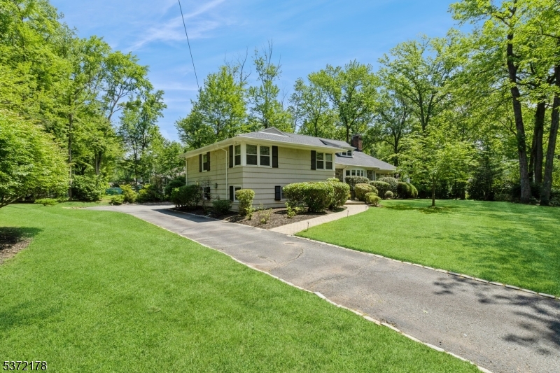 1988 Dogwood Dr