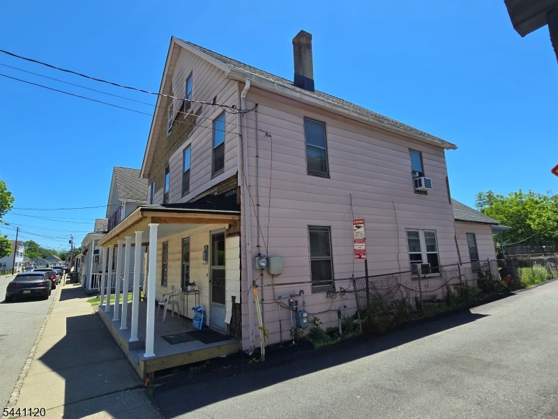 6 8 Fern Ave