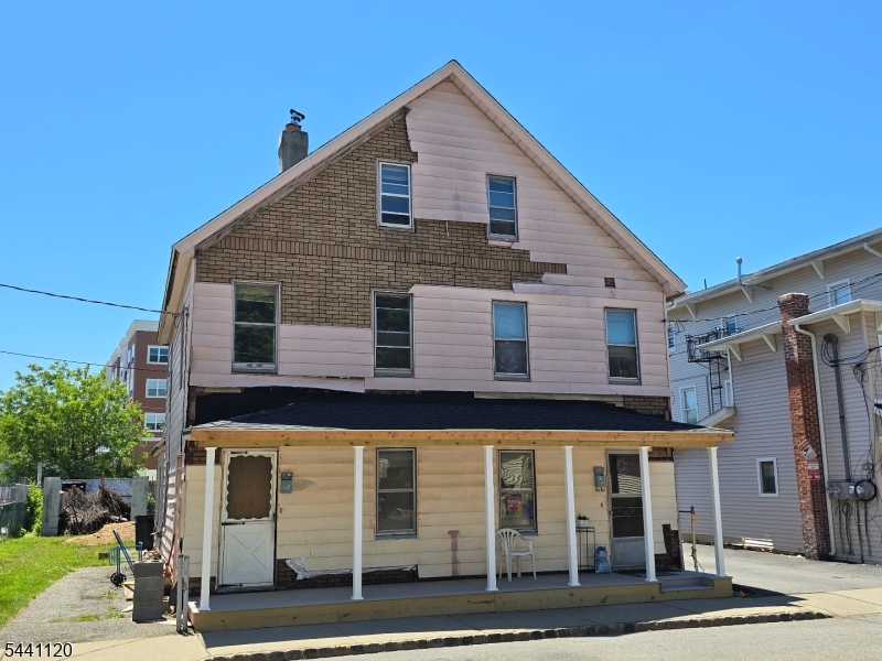6 8 Fern Ave