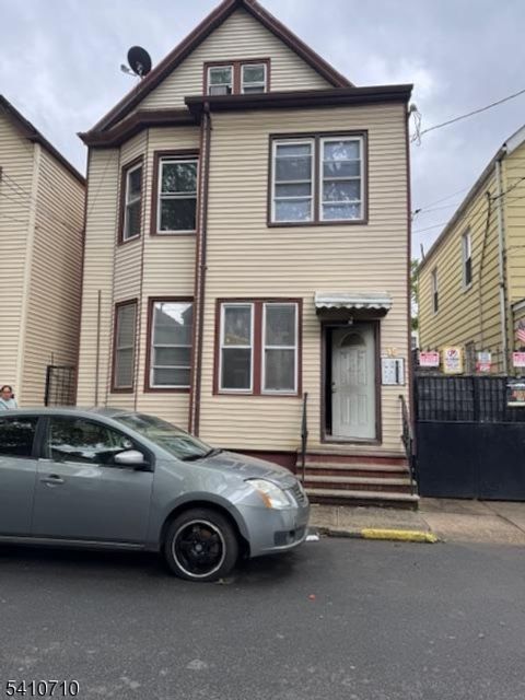 15 Lentz Ave Newark City NJ 07105