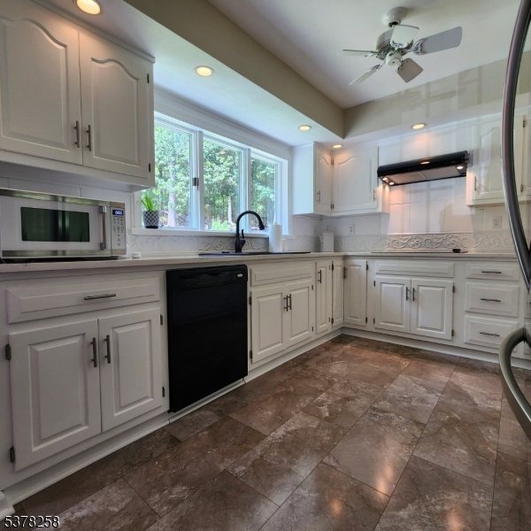 955 Middleville Rd