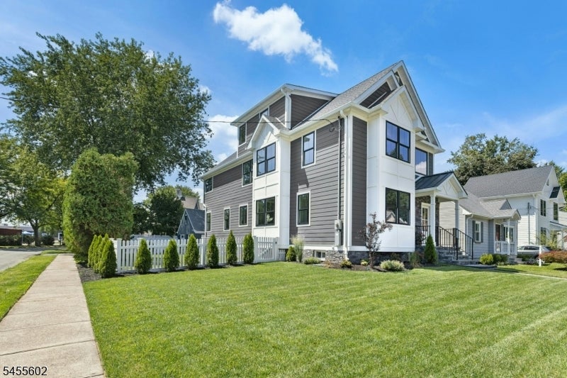 28 Pershing Ave