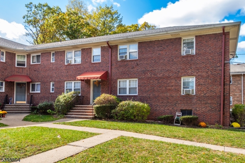 152 Belleville Ave 1