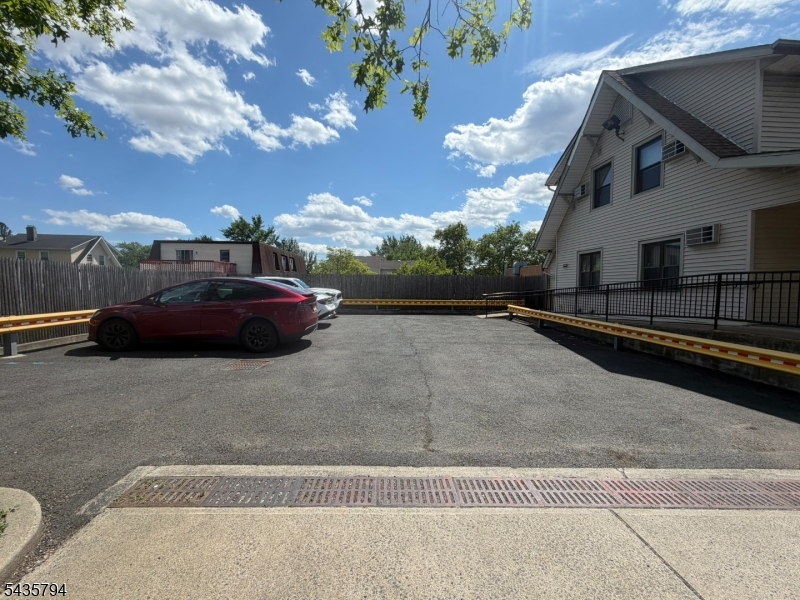 17 Winant Ave