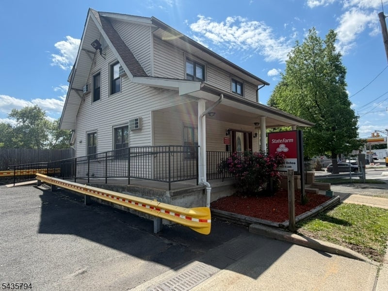 17 Winant Ave
