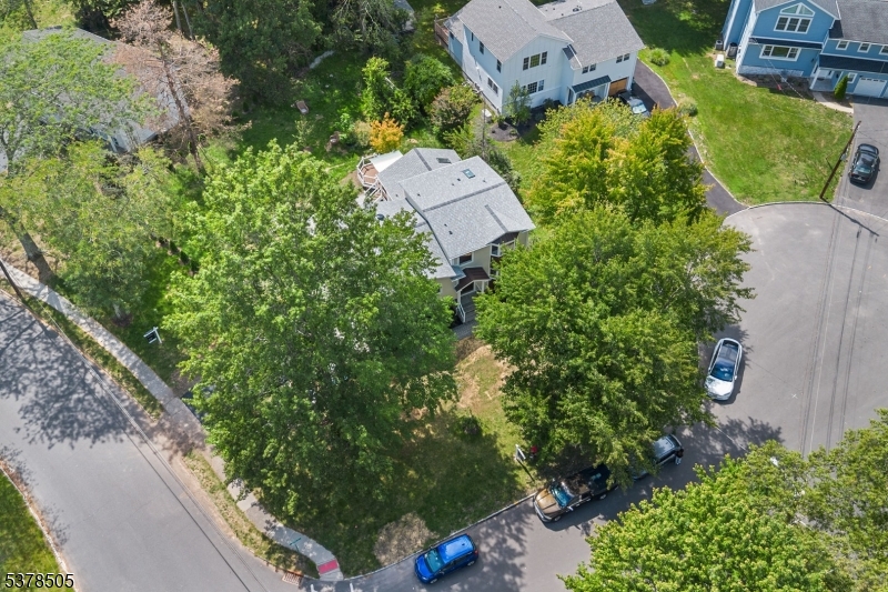 4 Bromley Ct