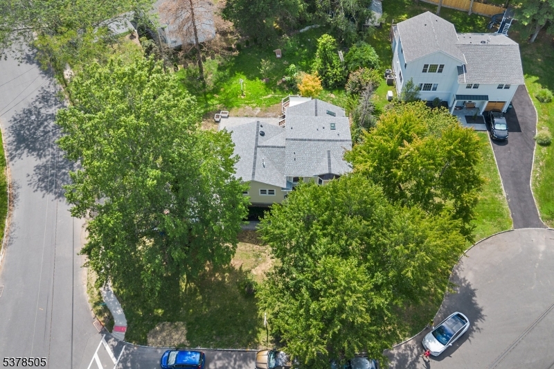 4 Bromley Ct