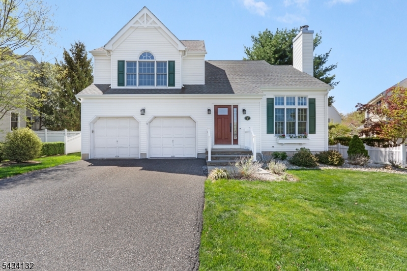 7 Mitchell Ln
