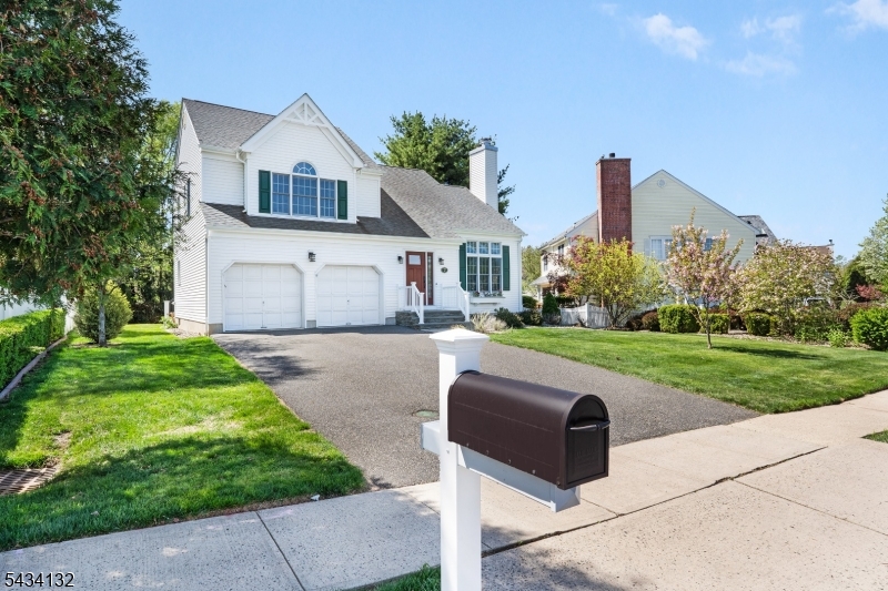 7 Mitchell Ln