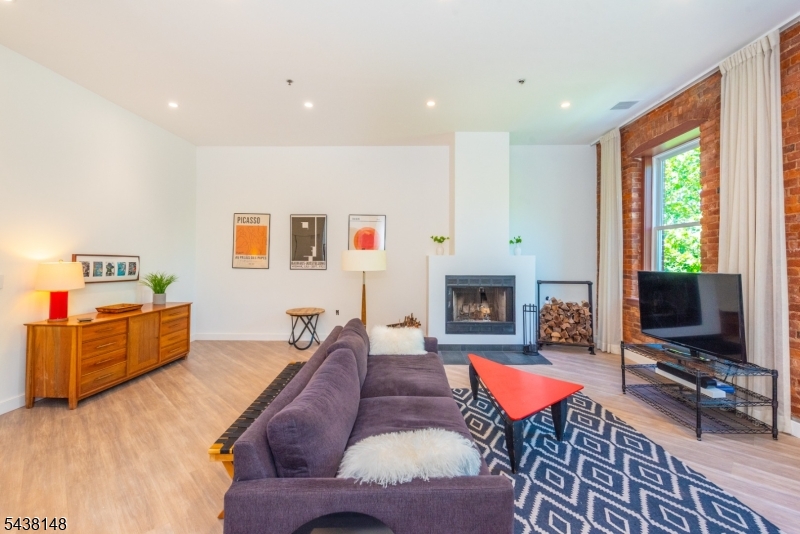 260 Main St 313