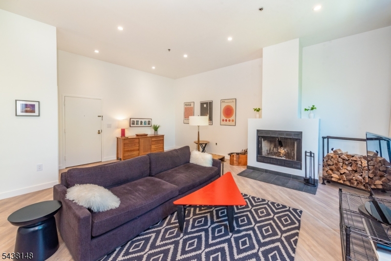 260 Main St 313