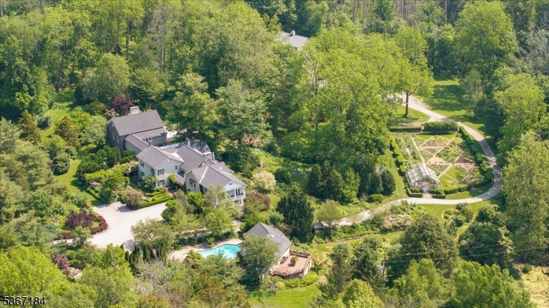 936 Dove Island Rd