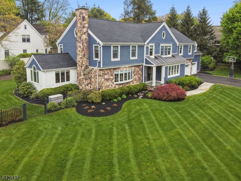18 Sandy Hill Rd