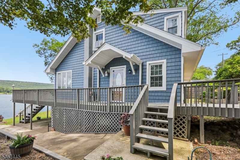 62 Board Rd