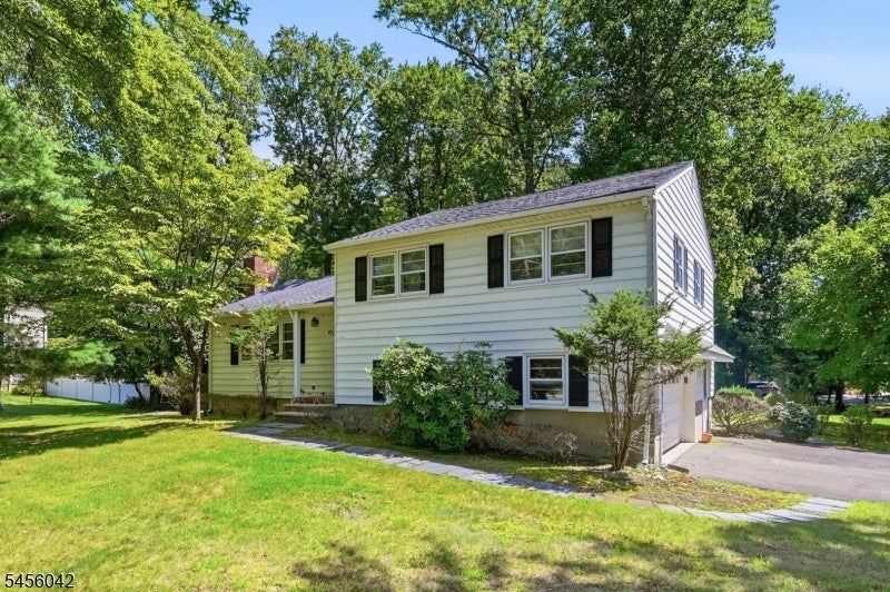 472 Cedar Hill Ave