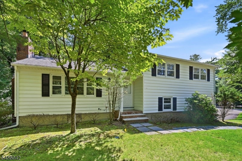 472 Cedar Hill Ave
