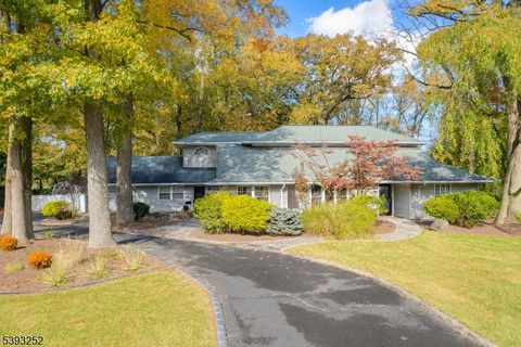 Photo of 26 Harding Ave, Edison, NJ 08820 (MLS # 3994281)