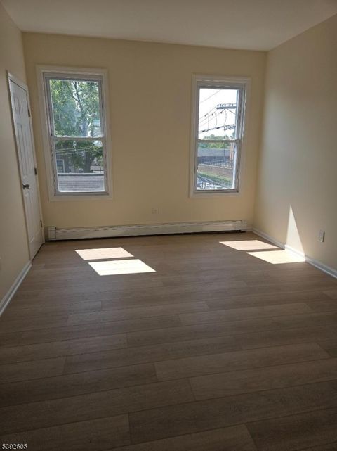 372 Bergen St Newark City NJ 07103