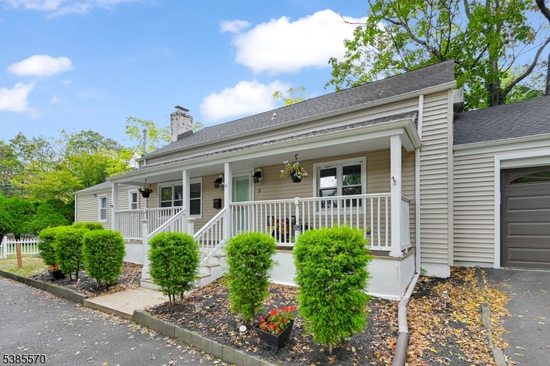3 Country Club Rd