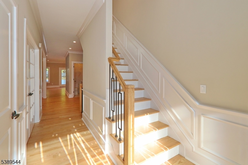 187 King St