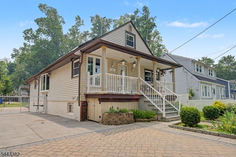 92 Blauvelt Ave