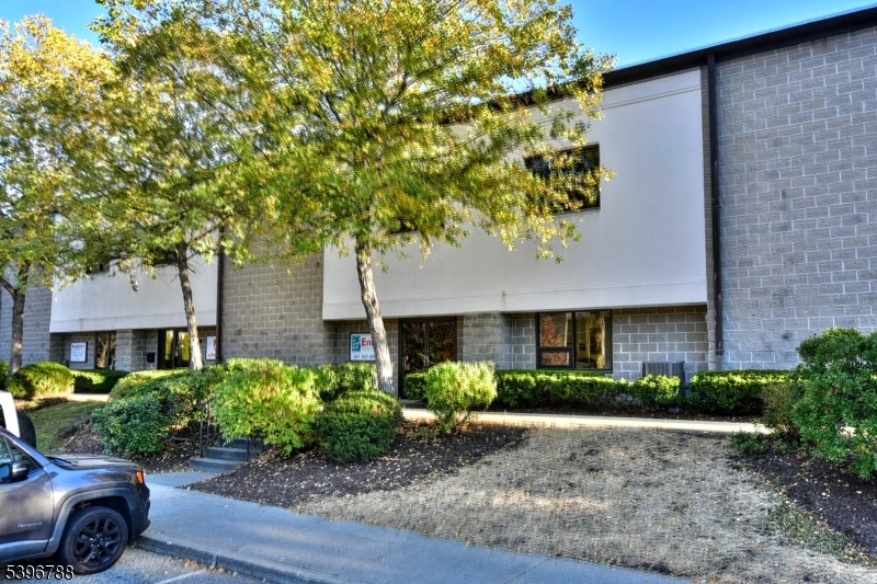 230 W Parkway, Unit 8