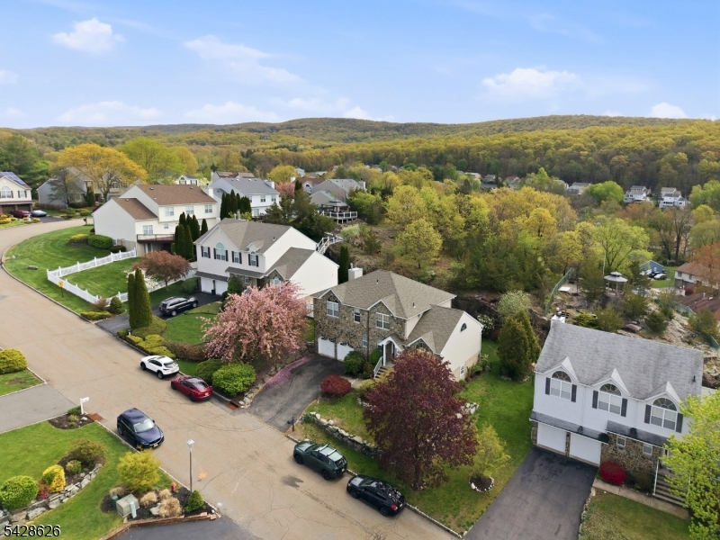 30 Elinora Dr