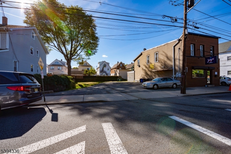 142-146 Division Ave