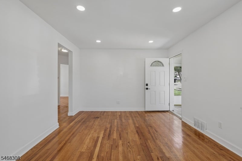 75 Emerson St