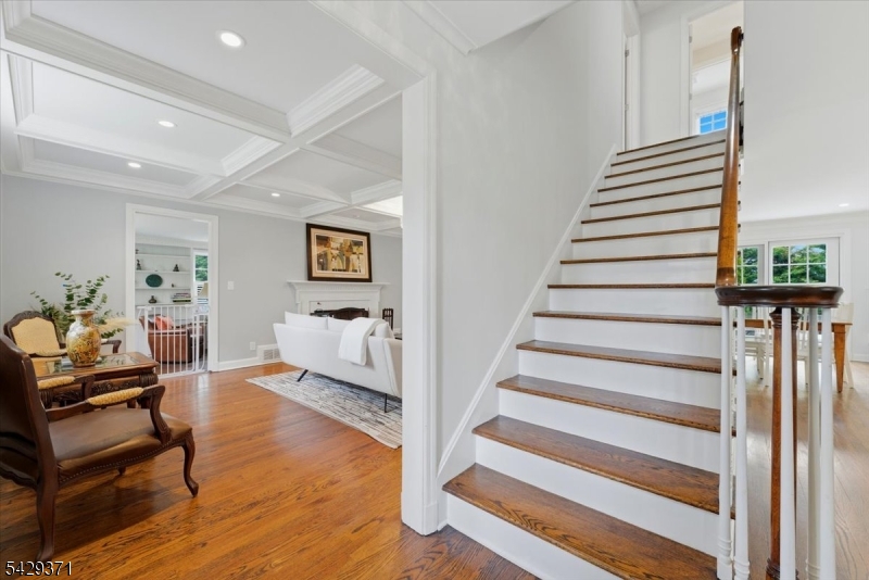 1061 Wychwood Rd
