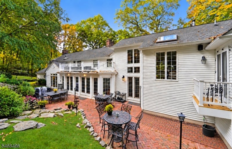 68 E Lake Rd
